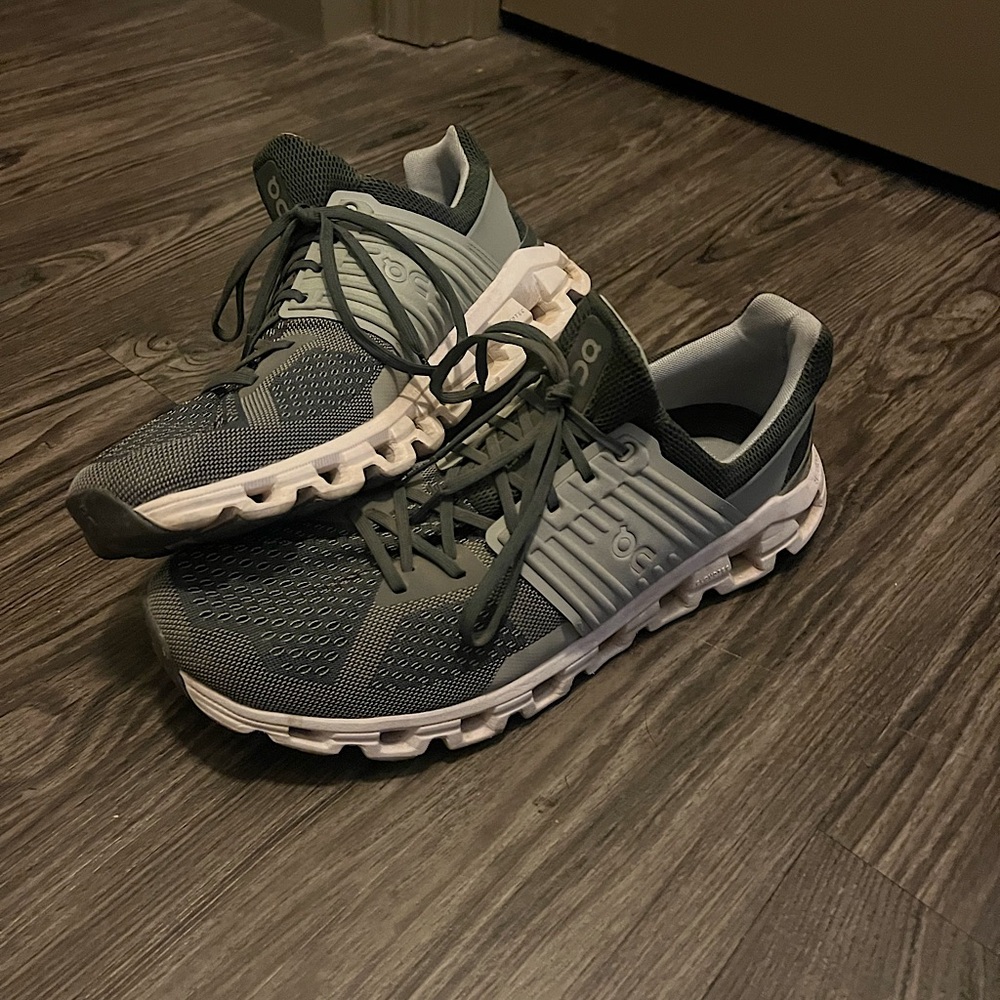 Oncloud swifts Men’s size 12